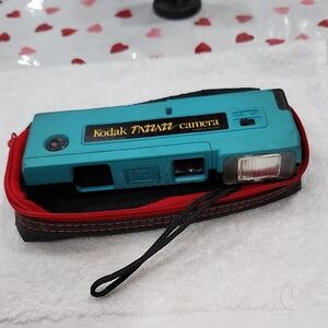 VINTAGE KODAK PAZZAZZ CAMERA